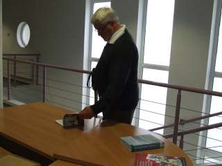 2012.10.13. Puchheimből jött vendégek könyvtári látogatása 34.jpg